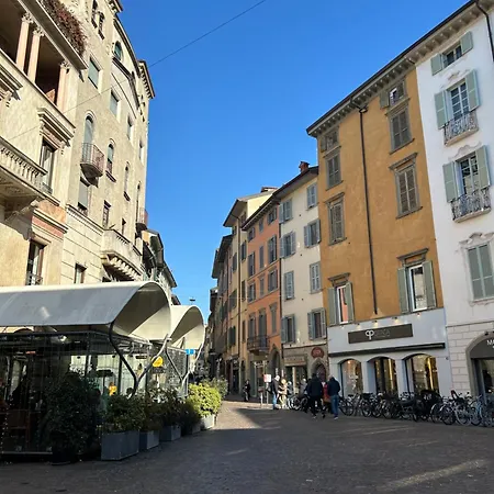 Sisters' Appartement *